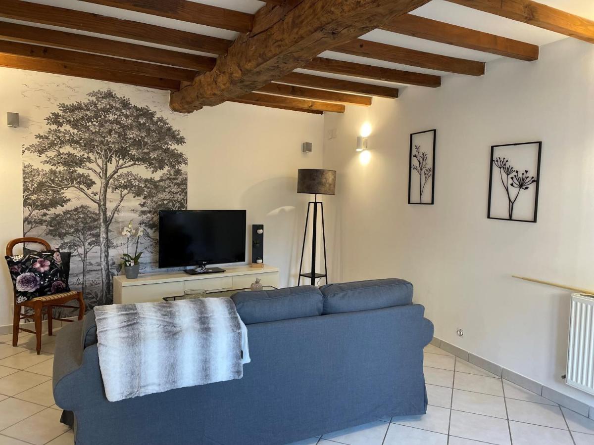 Villa Les Glycines Hieres-Sur-Amby Exterior foto